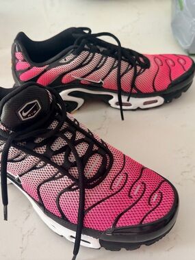 Nike Women’s Athletic Shoes in Hot Pink and Black